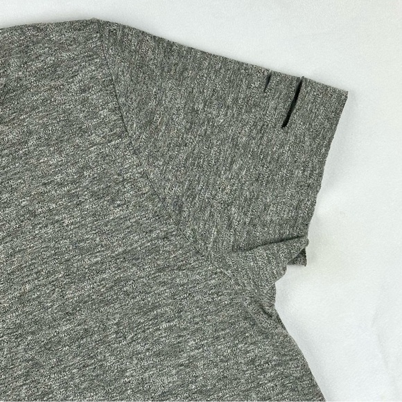 WILDFOX Embroidered Kiss Tee in Heather Gray Size Small (NWOT - no label) - Picture 3 of 9